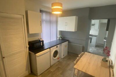 room for rent llantwit road