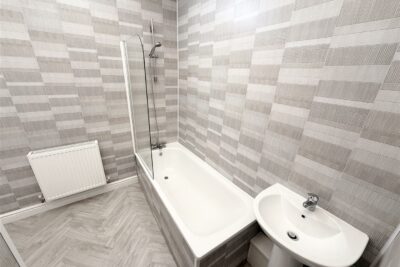 house - terraced for rent new street