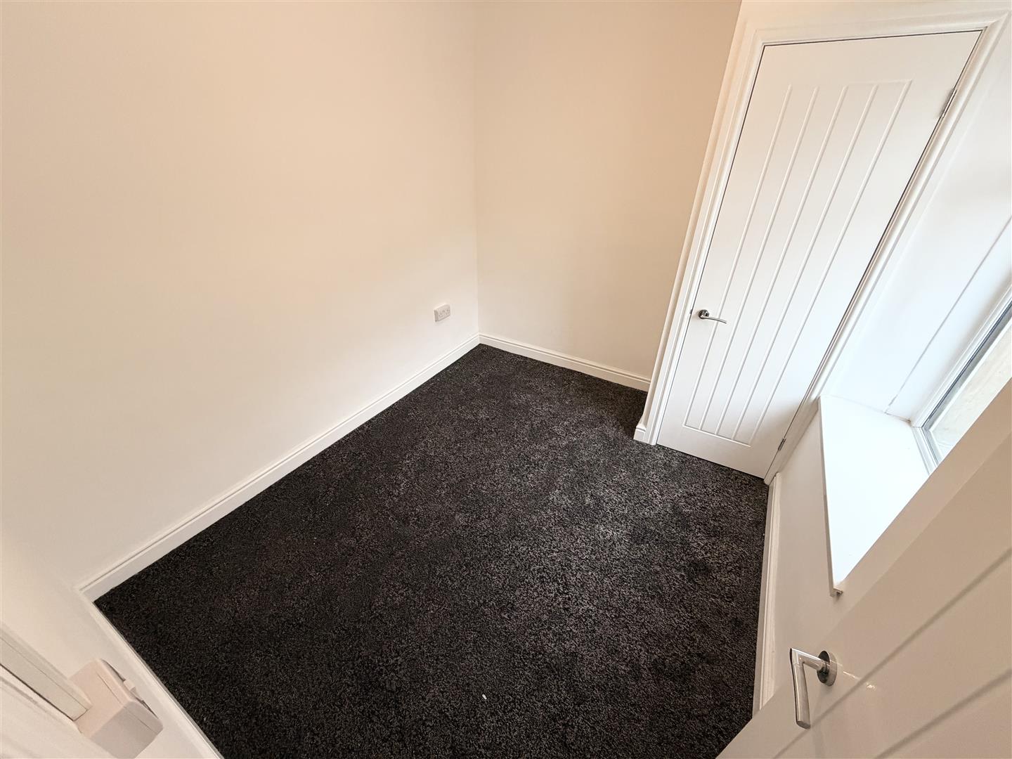 house - terraced for rent new street