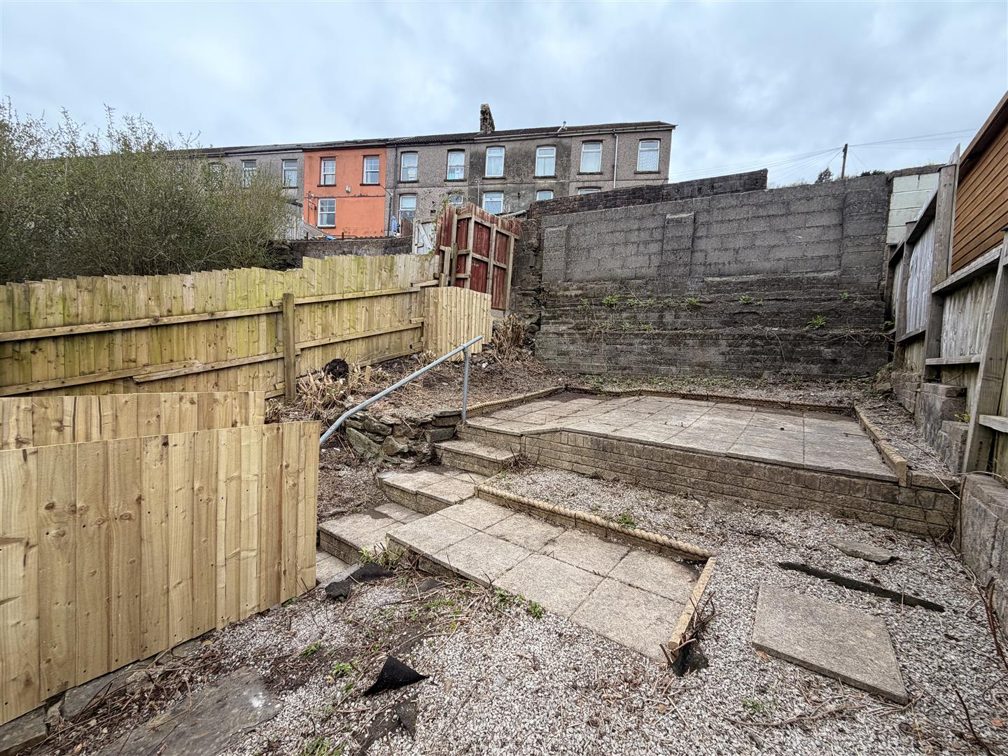 house - terraced for rent new street