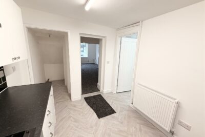 house - terraced for rent new street