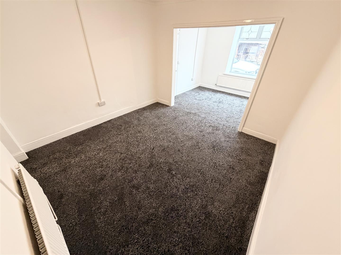 house - terraced for rent new street