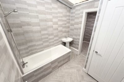 house - terraced for rent new street