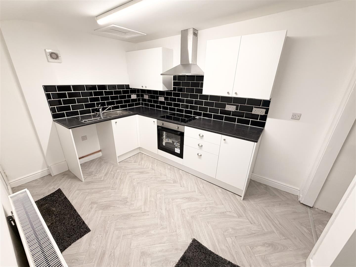 house - terraced for rent new street