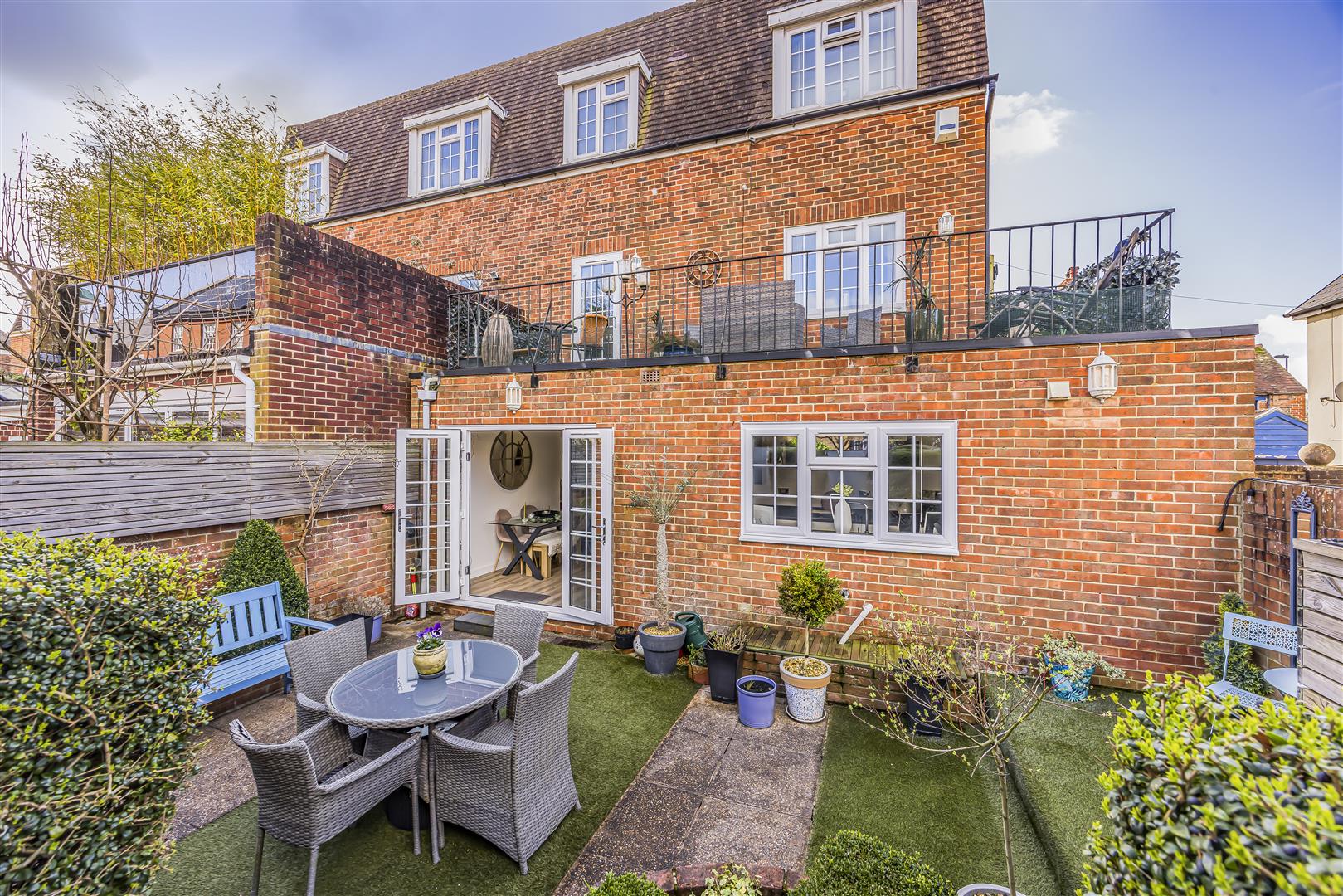 house - end terrace for sale nile street