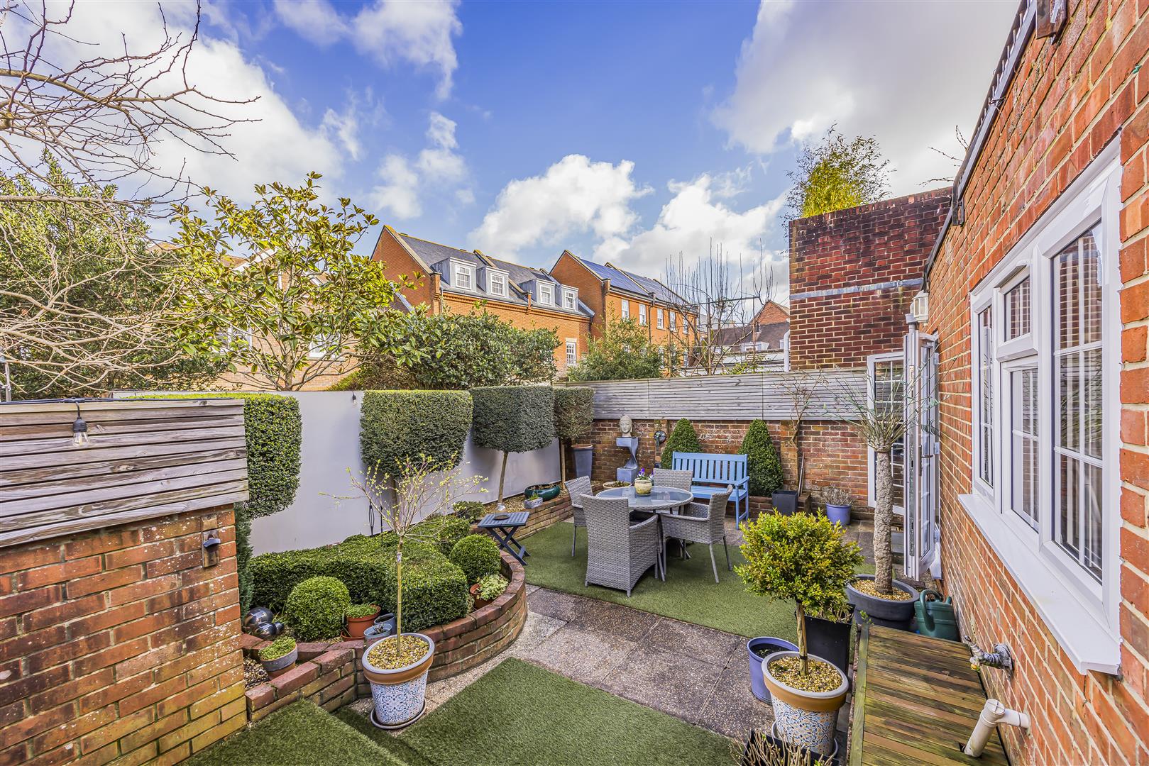 house - end terrace for sale nile street