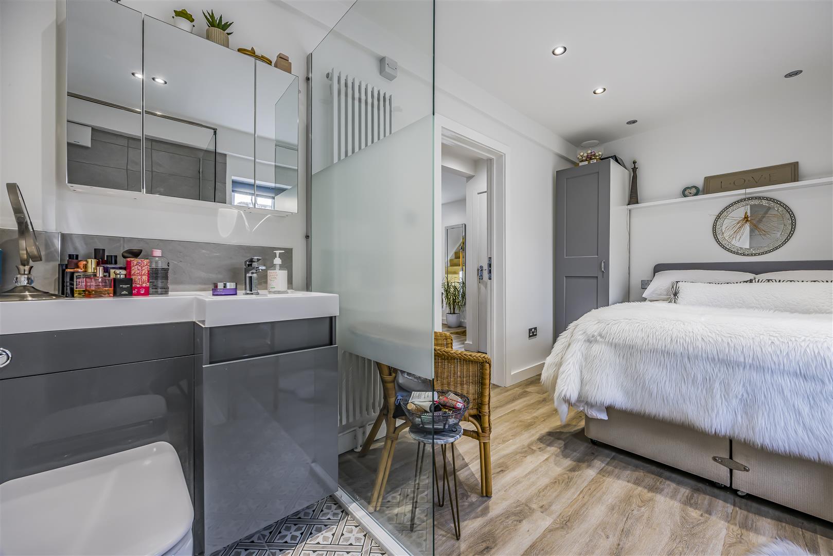 house - end terrace for sale nile street