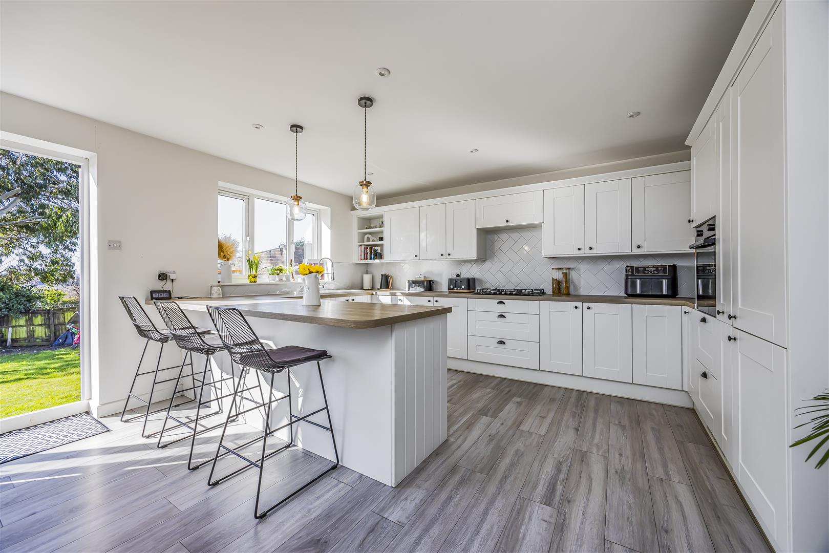 house - semi-detached for sale portsview avenue