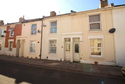 house - terraced for rent daulston road