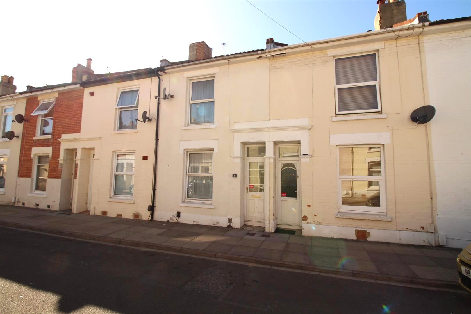 house - terraced for rent daulston road