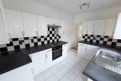 house - terraced for rent daulston road