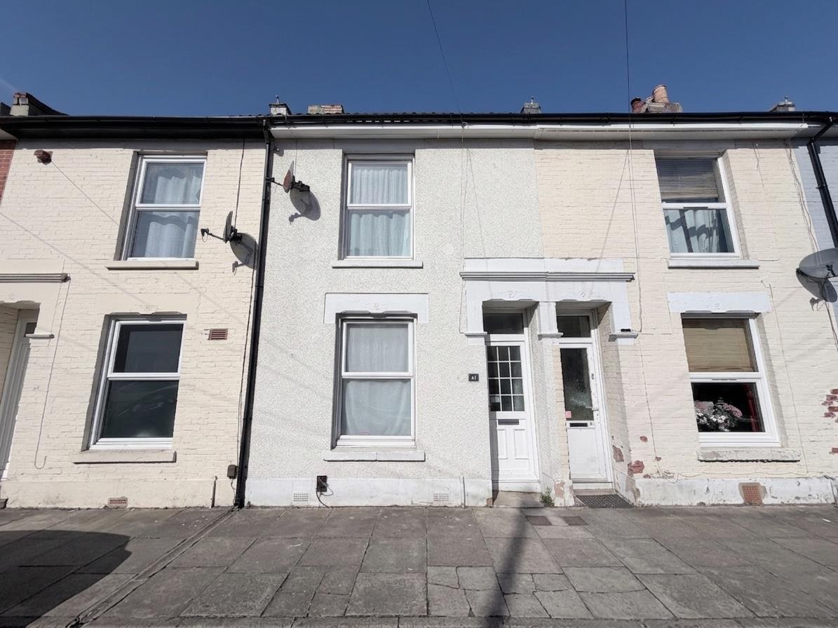 house - terraced for rent daulston road