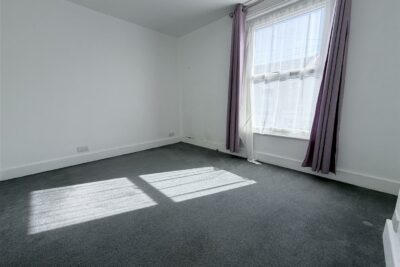 house - terraced for rent daulston road