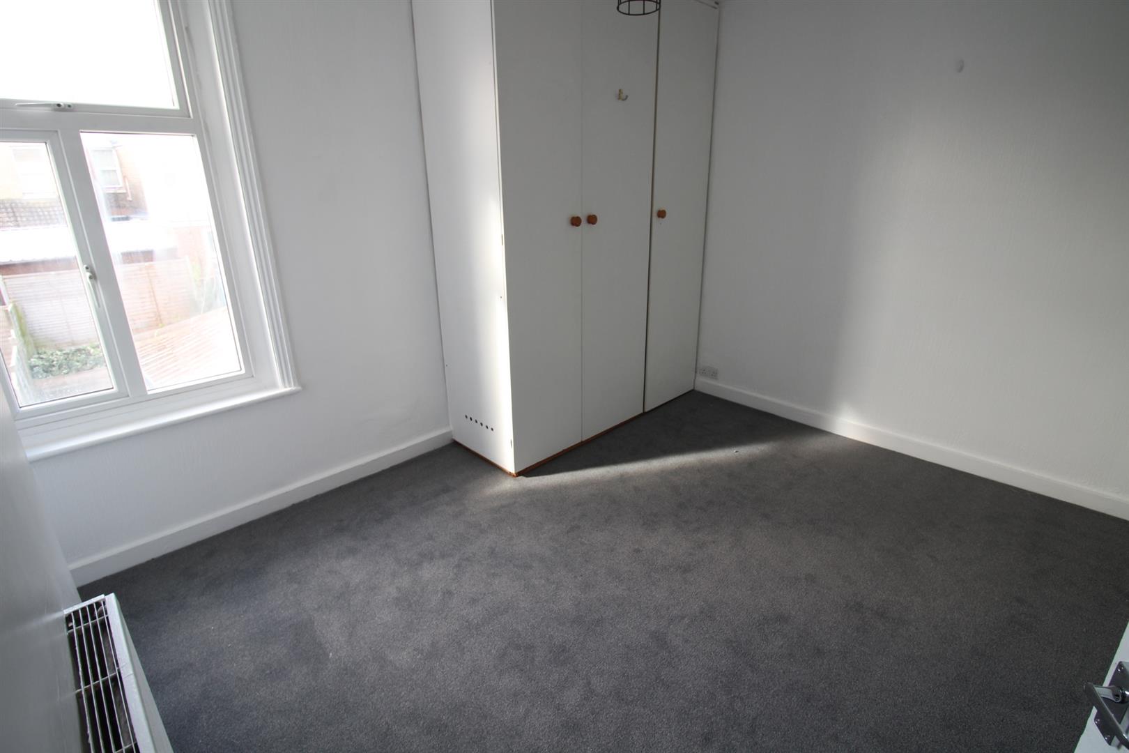 house - terraced for rent daulston road