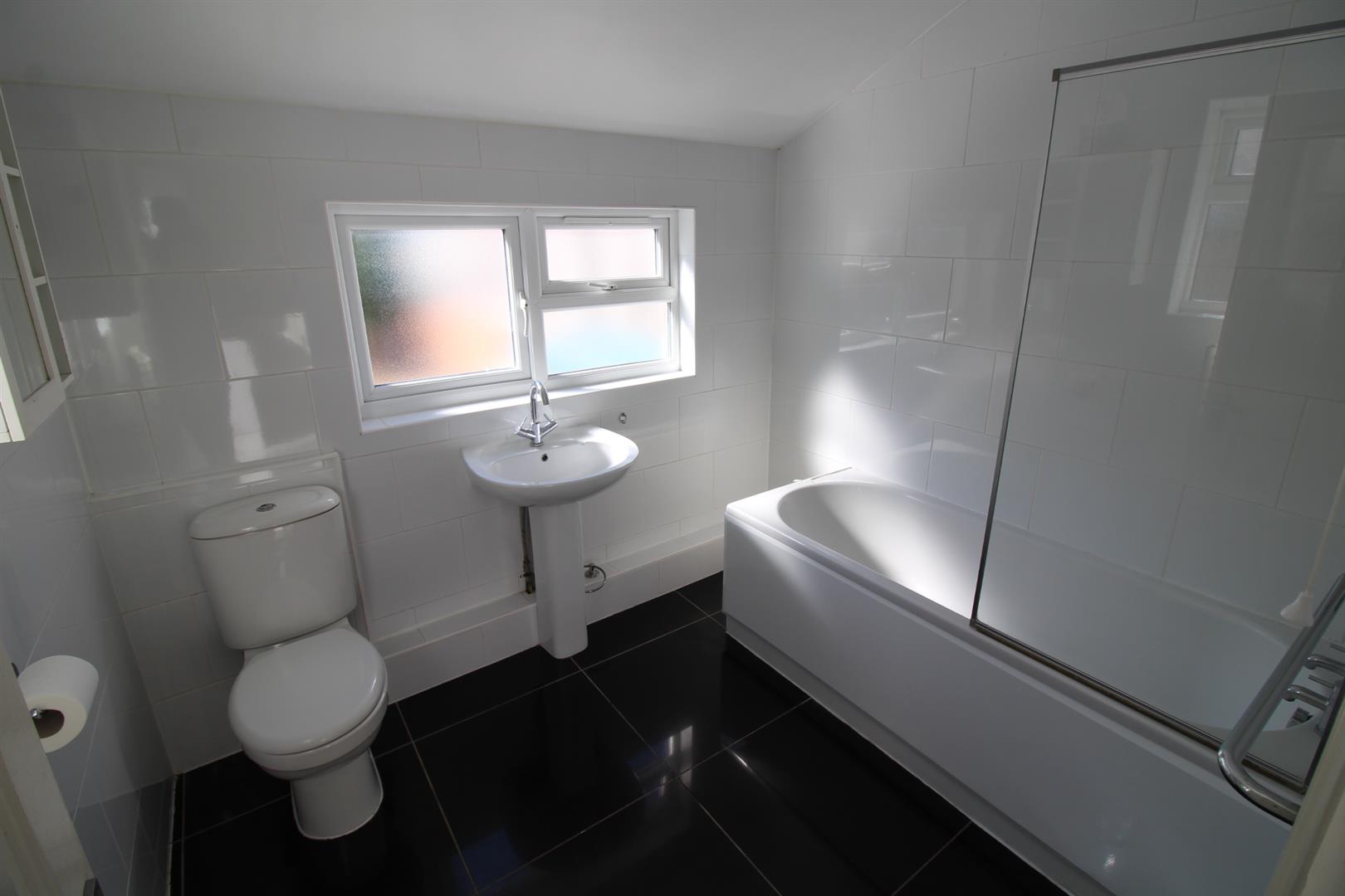 house - terraced for rent daulston road