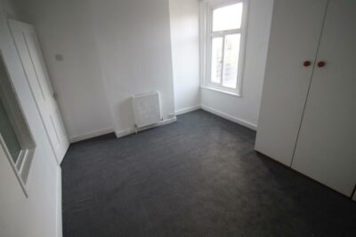 house - terraced for rent daulston road