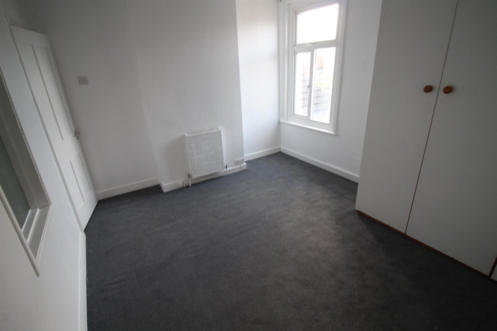 house - terraced for rent daulston road