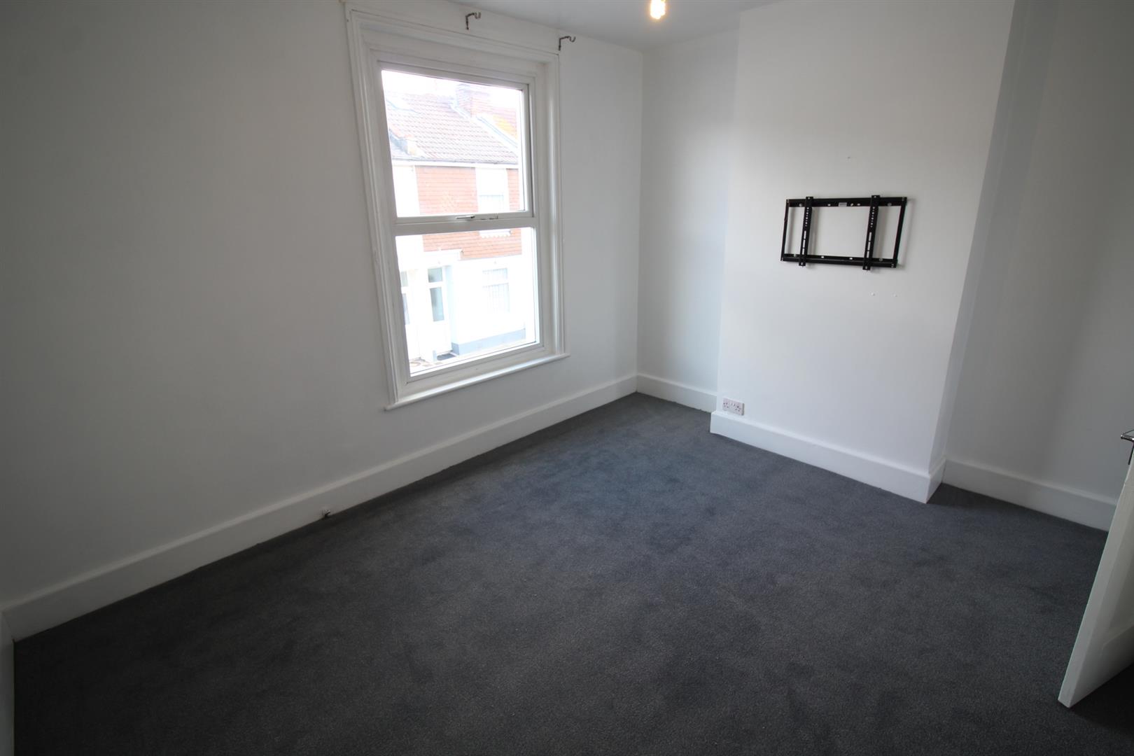 house - terraced for rent daulston road