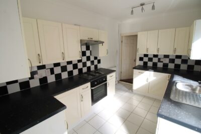 house - terraced for rent daulston road