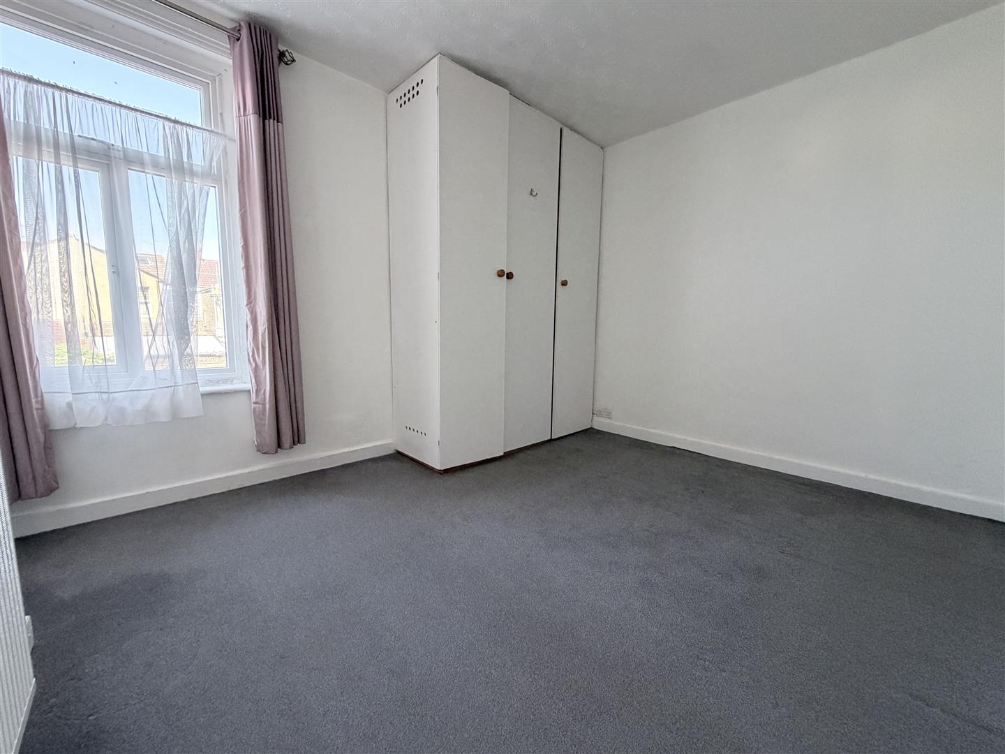 house - terraced for rent daulston road