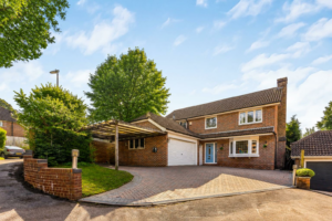 house for sale deanswood drive