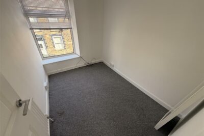 house - terraced for rent whitting street