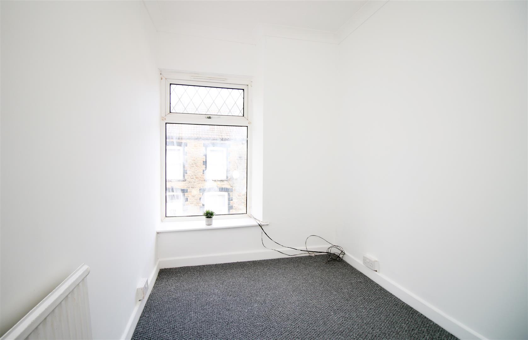 house - terraced for rent whitting street