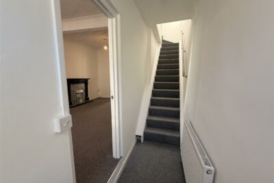 house - terraced for rent whitting street