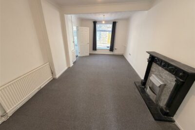 house - terraced for rent whitting street