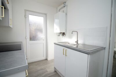 house - terraced for rent whitting street