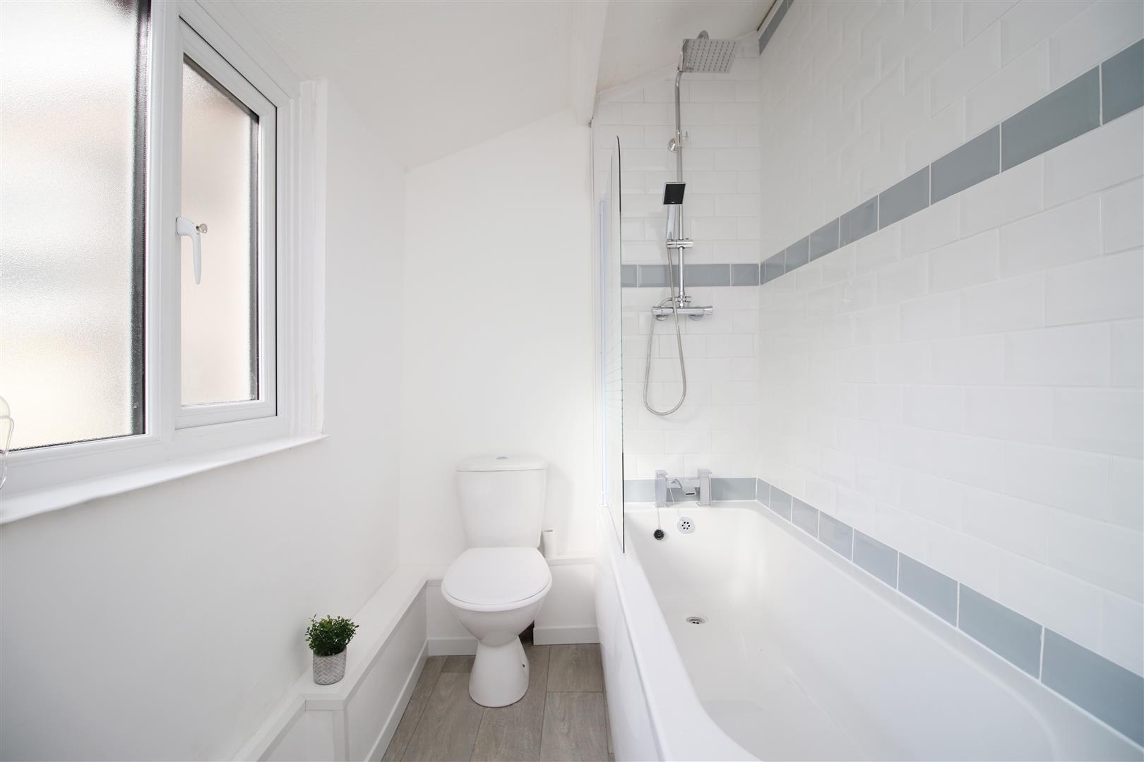 house - terraced for rent whitting street