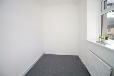 house - terraced for rent whitting street