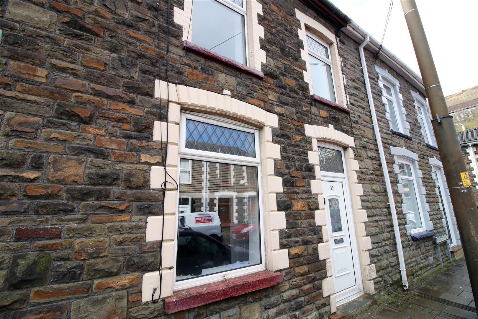 house - terraced for rent whitting street