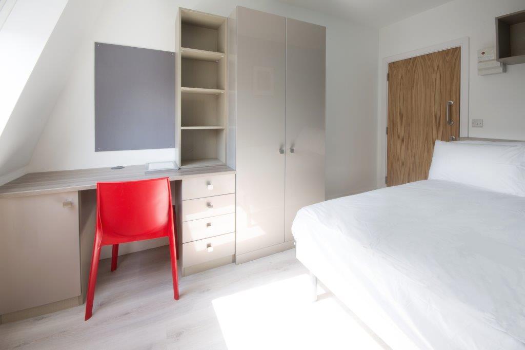 room for rent hampshire terrace