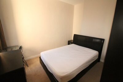 house - end terrace for rent napier road