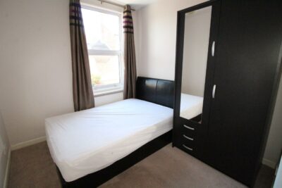 house - end terrace for rent napier road