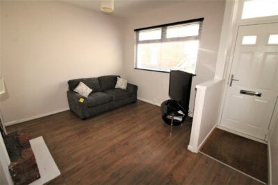 house - end terrace for rent napier road