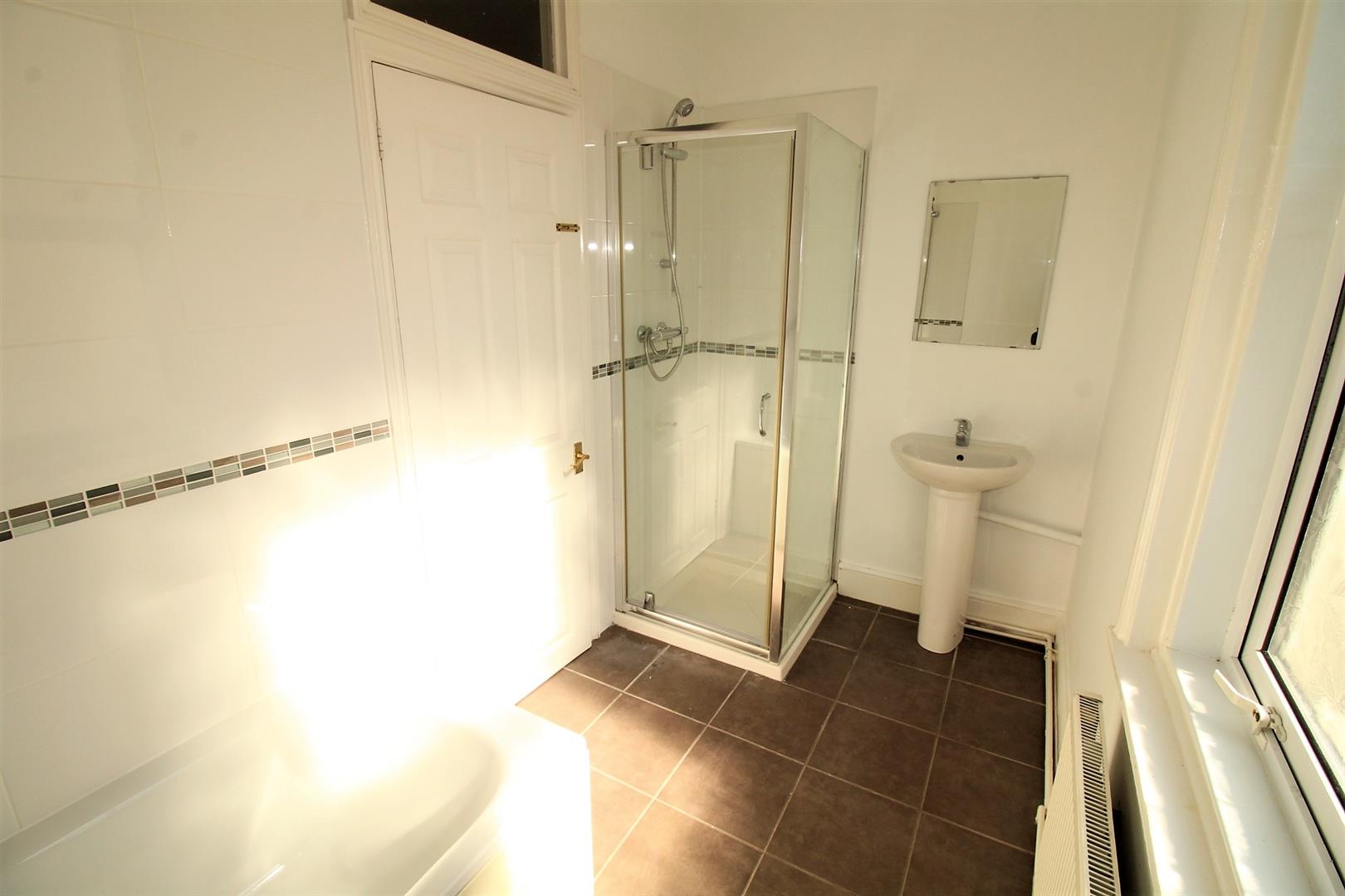 house - end terrace for rent napier road