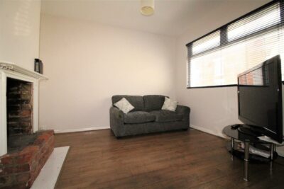 house - end terrace for rent napier road