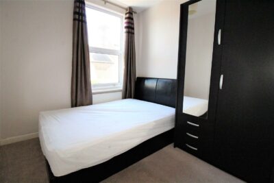 house - end terrace for rent napier road