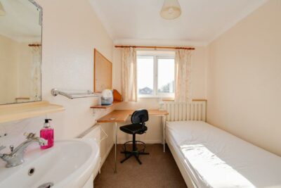 house - end terrace for rent millfield close