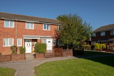 house - end terrace for rent millfield close
