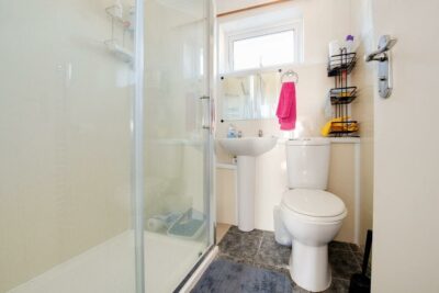 house - end terrace for rent millfield close