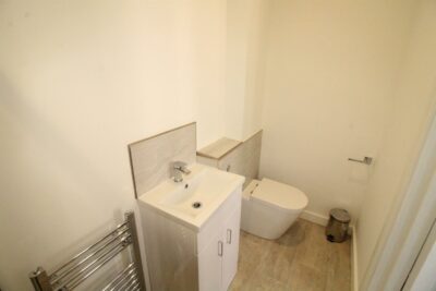 room for rent queens road