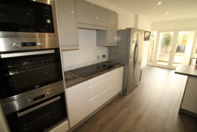 room for rent queens road