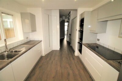 room for rent queens road