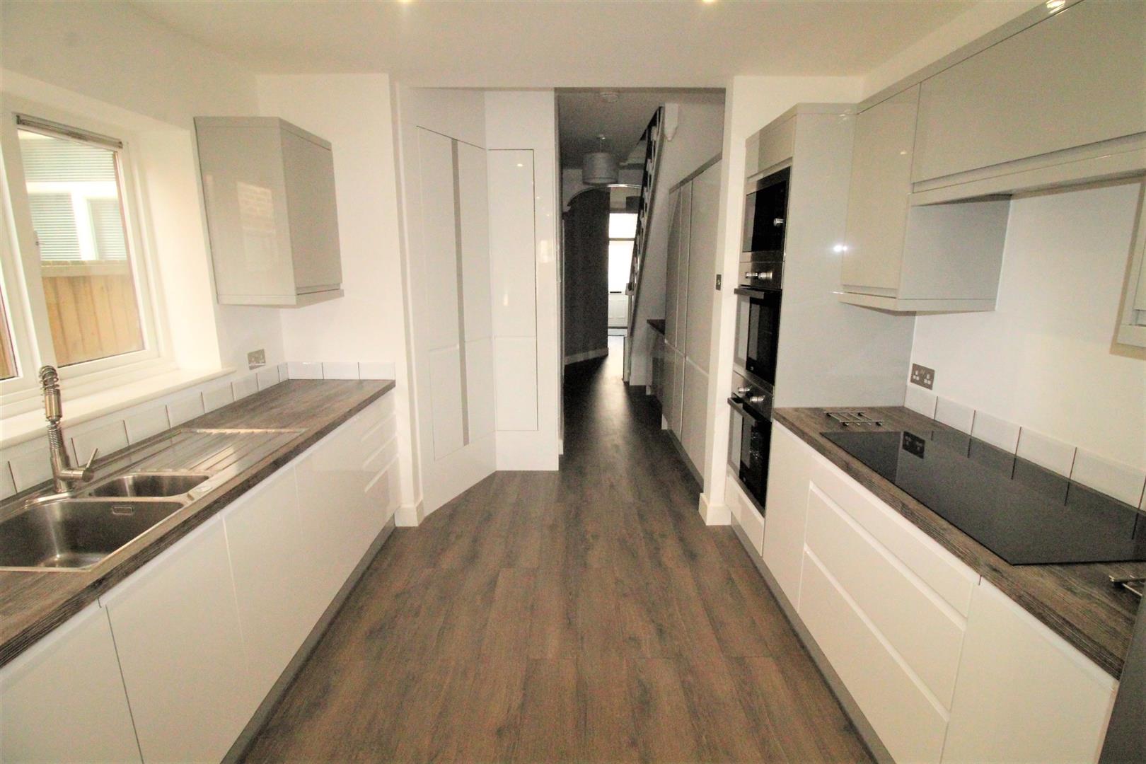 room for rent queens road