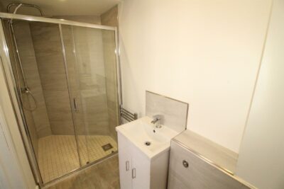 room for rent queens road