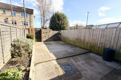 house - terraced for rent francis street