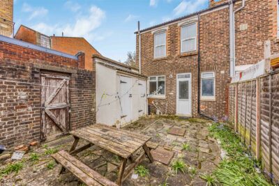 house - end terrace for sale kent street